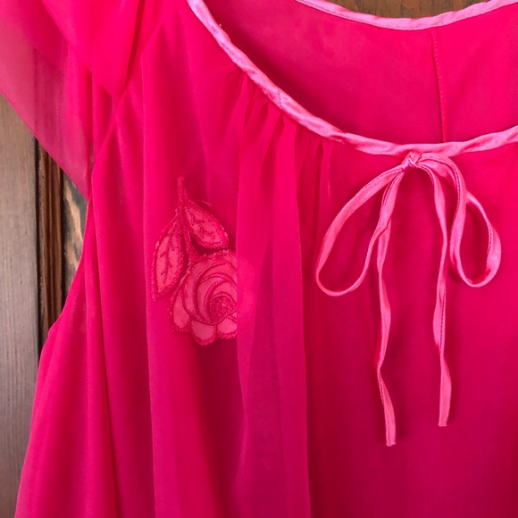 Vintage 1970s Magenta Embroidered Babydoll Nightgown size S/M - Picture 2 of 6